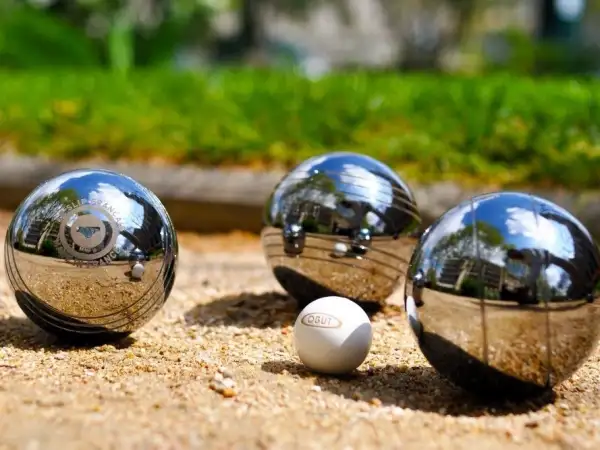 PETANQUE